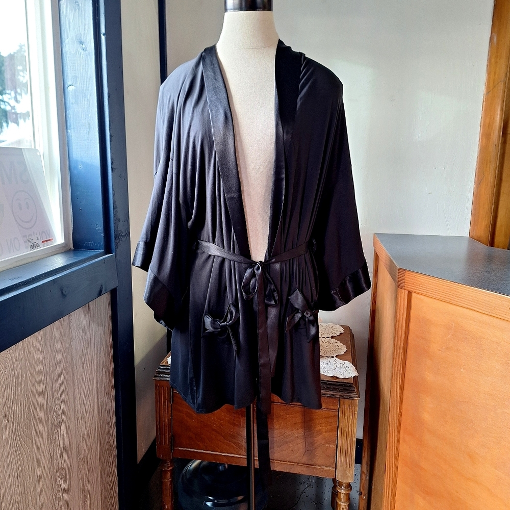 Vintage 1980/1990's Victoria's Secret "Sexy Little Things" Satin Trimmed Robe